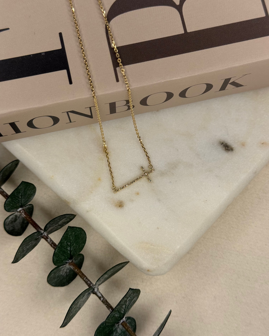 Side Glimmer Cross Necklace – 14k Gold